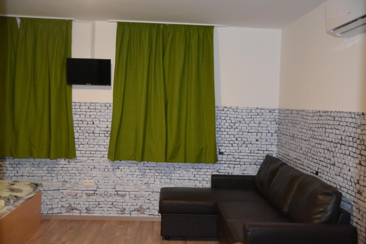 Bed and Breakfast Kid Família Panzió Balatonszárszó Exterior foto