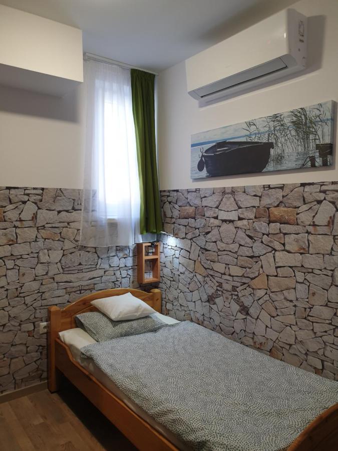 Bed and Breakfast Kid Família Panzió Balatonszárszó Exterior foto